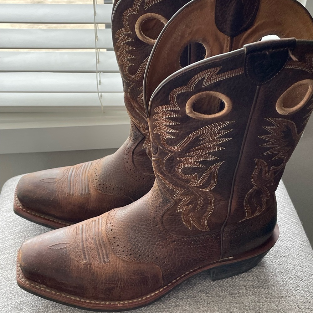 Ariat Mens Leather Cowboy Boot. Size 11D